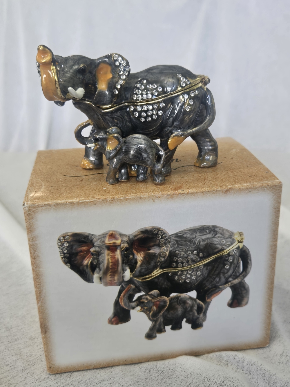 NWOT Jeweled Elephant Trinket Box with Calf